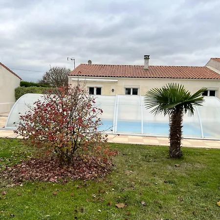 Vila Accueillante A Avec Piscine Priveeb
