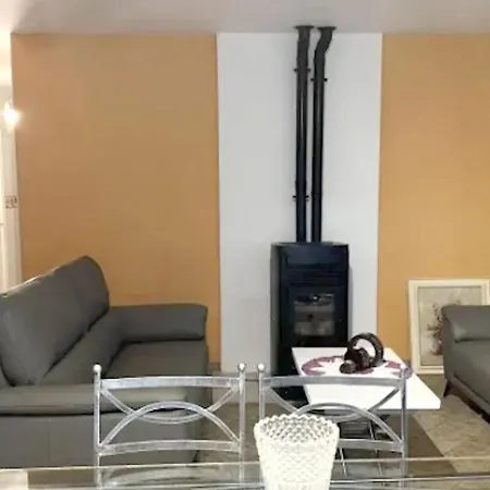 Accueillante à Avec Piscine Privéeb Saint-Froult