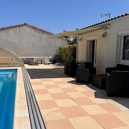 Accueillante à Avec Piscine Privéeb Villa *