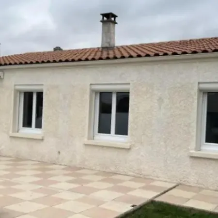 Accueillante A Avec Piscine Priveeb * Saint-Froult