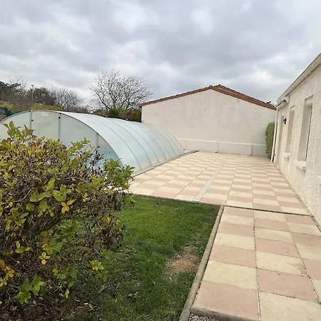 Accueillante A Avec Piscine Priveeb