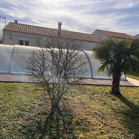 Accueillante A Avec Piscine Priveeb * Saint-Froult