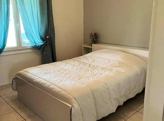 Accueillante à Avec Piscine Privéeb *