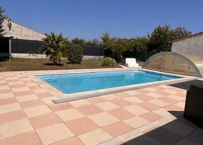 Accueillante à Avec Piscine Privéeb